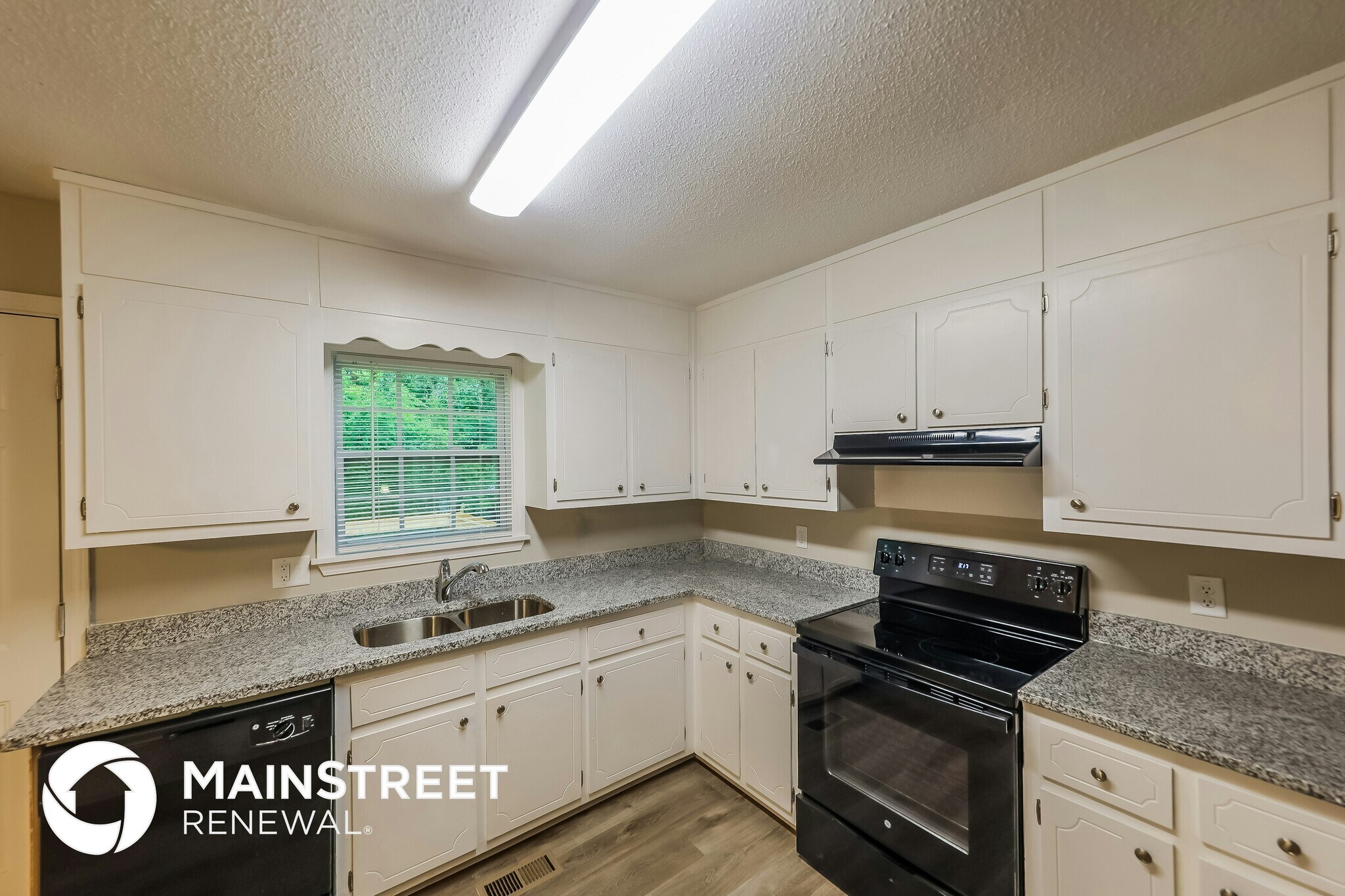 Building Photo - 2551 Janice Cir NE