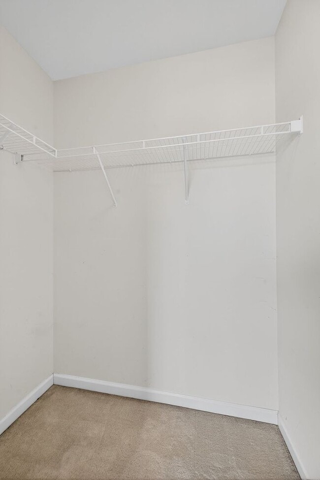 Building Photo - Charming 3-bedroom, 2-bath townhouse