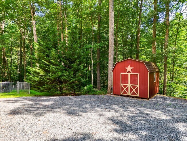 Building Photo - 11109 Ravine Dr