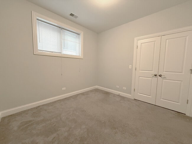 Building Photo - 5512 W Higgins Ave