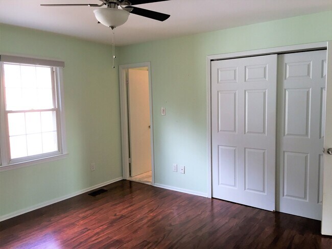 Building Photo - COMING SOON - GORGEOUS - LAKE BRADDOCK