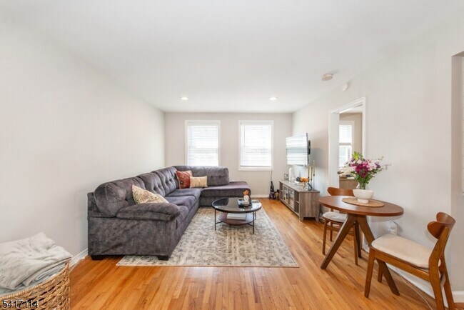 Building Photo - 376 Claremont Ave