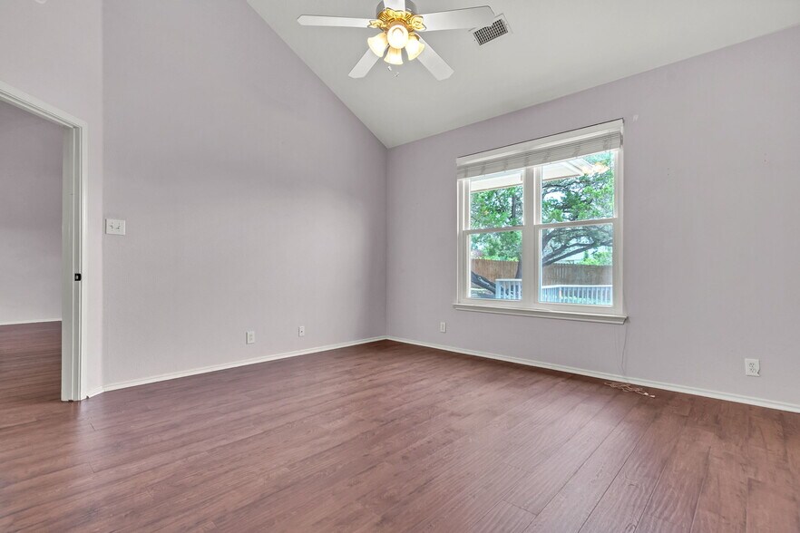 Building Photo - 21539 Encino Lookout
