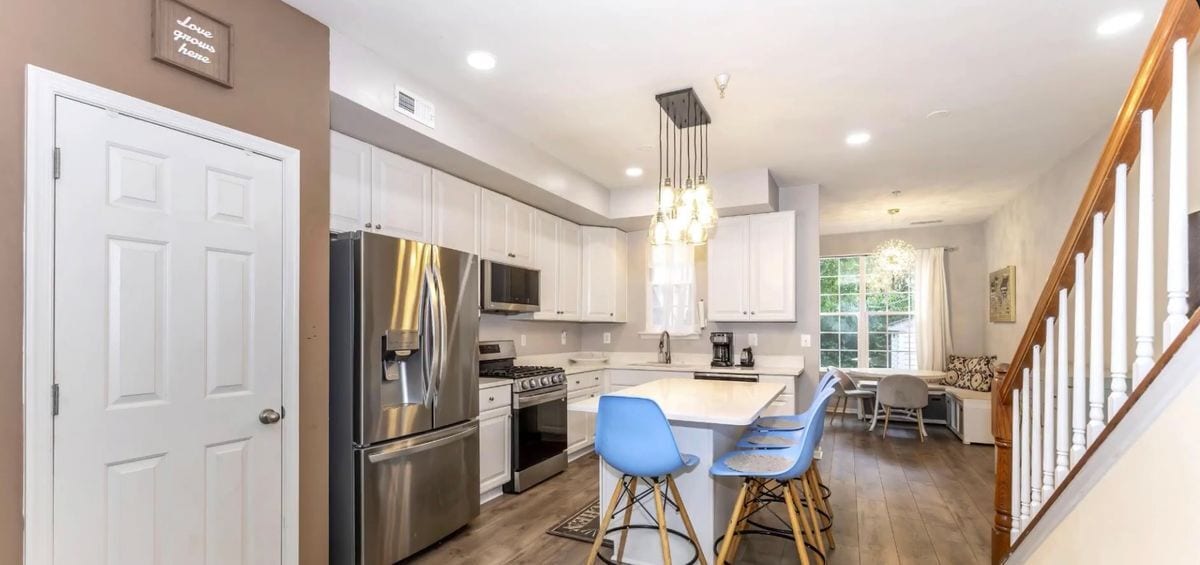 Building Photo - 639 Tivoli Rd