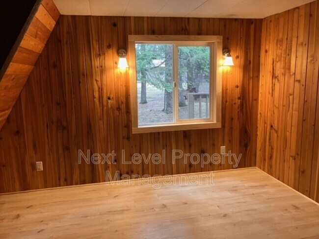 Building Photo - 216 Lake Blaine Dr