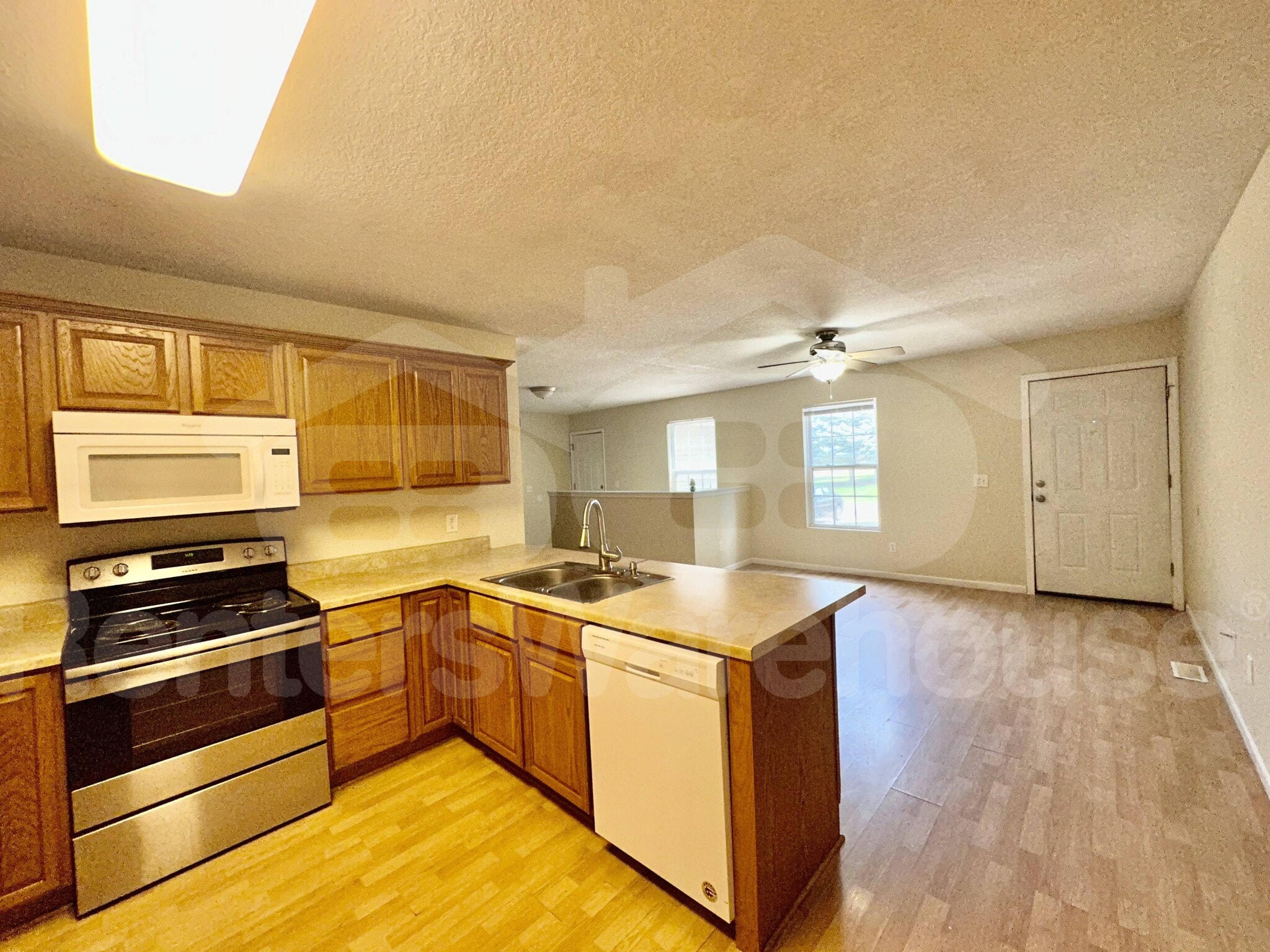 Building Photo - 300 W North St