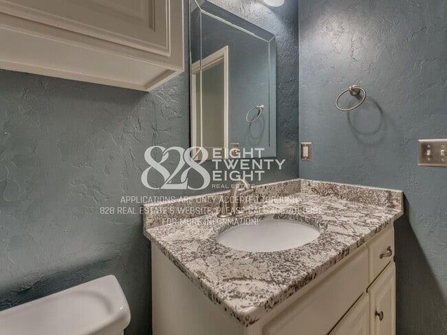 Building Photo - Stunning 3 Bed/3 Bath Home in Auburn Meadows Gated Community