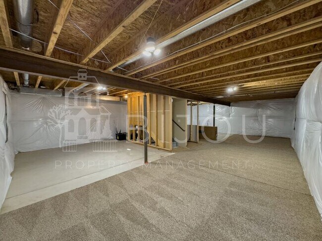 Building Photo - 9647 Carnival Ln