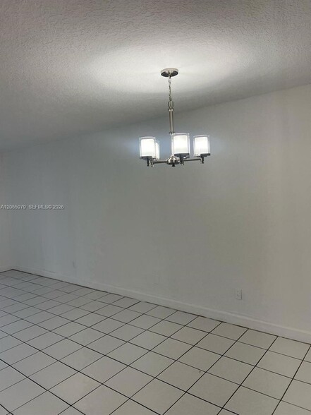 Building Photo - 3399 Foxcroft Rd