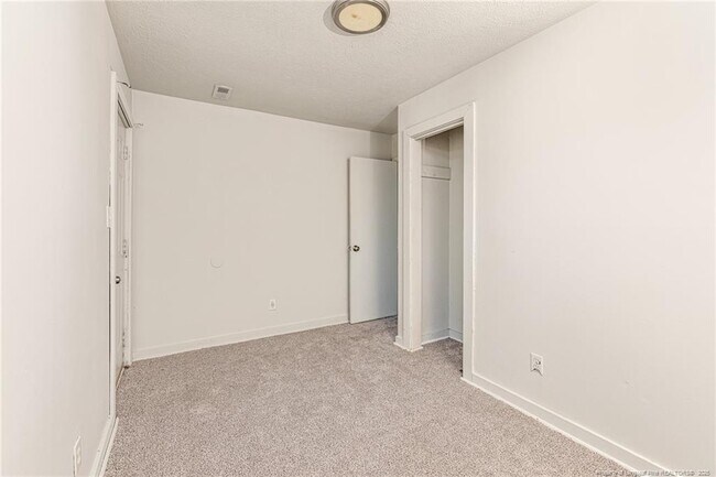 Building Photo - 210 S Plymouth St