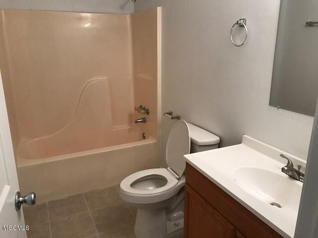 Building Photo - Charming Coastal Retreat in Ocean Springs,...