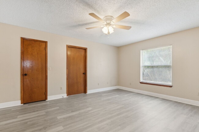 Building Photo - 8471-8473 3 Creeks Blvd