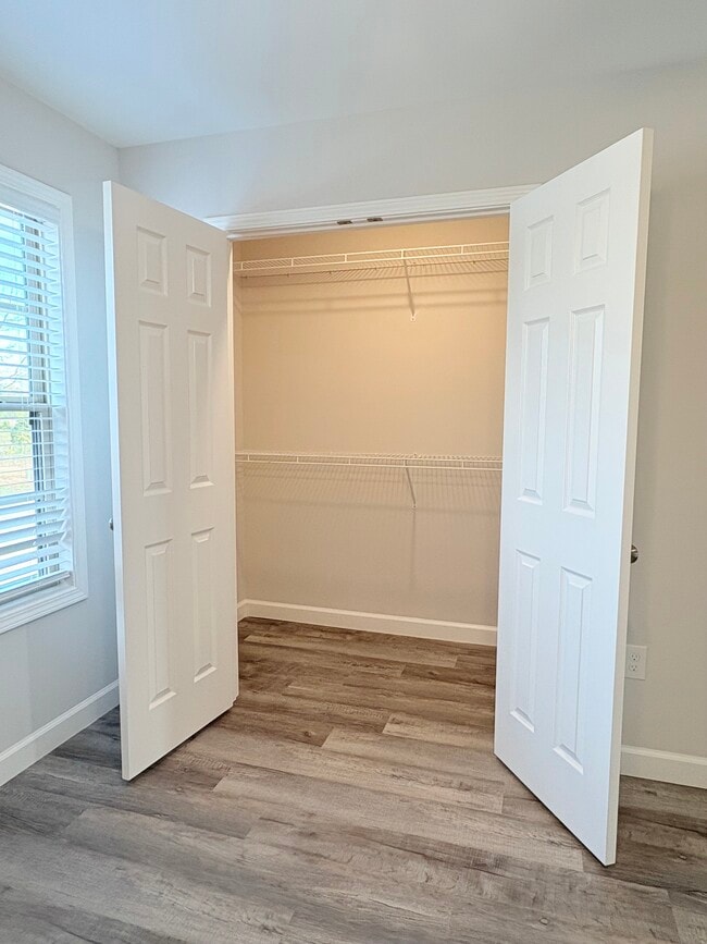 Building Photo - 934 Rodeo Ln