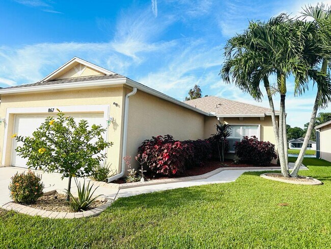 Building Photo - 867 SW Rocky Bayou Ter