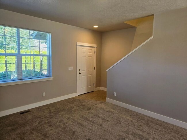Building Photo - 2132 Marlow Ln