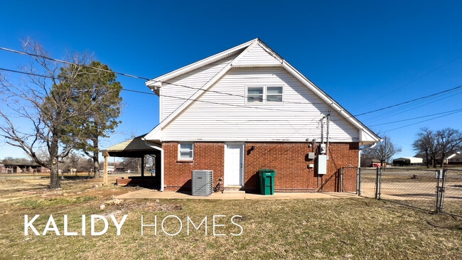 Building Photo - 4605 Sunset Terrace