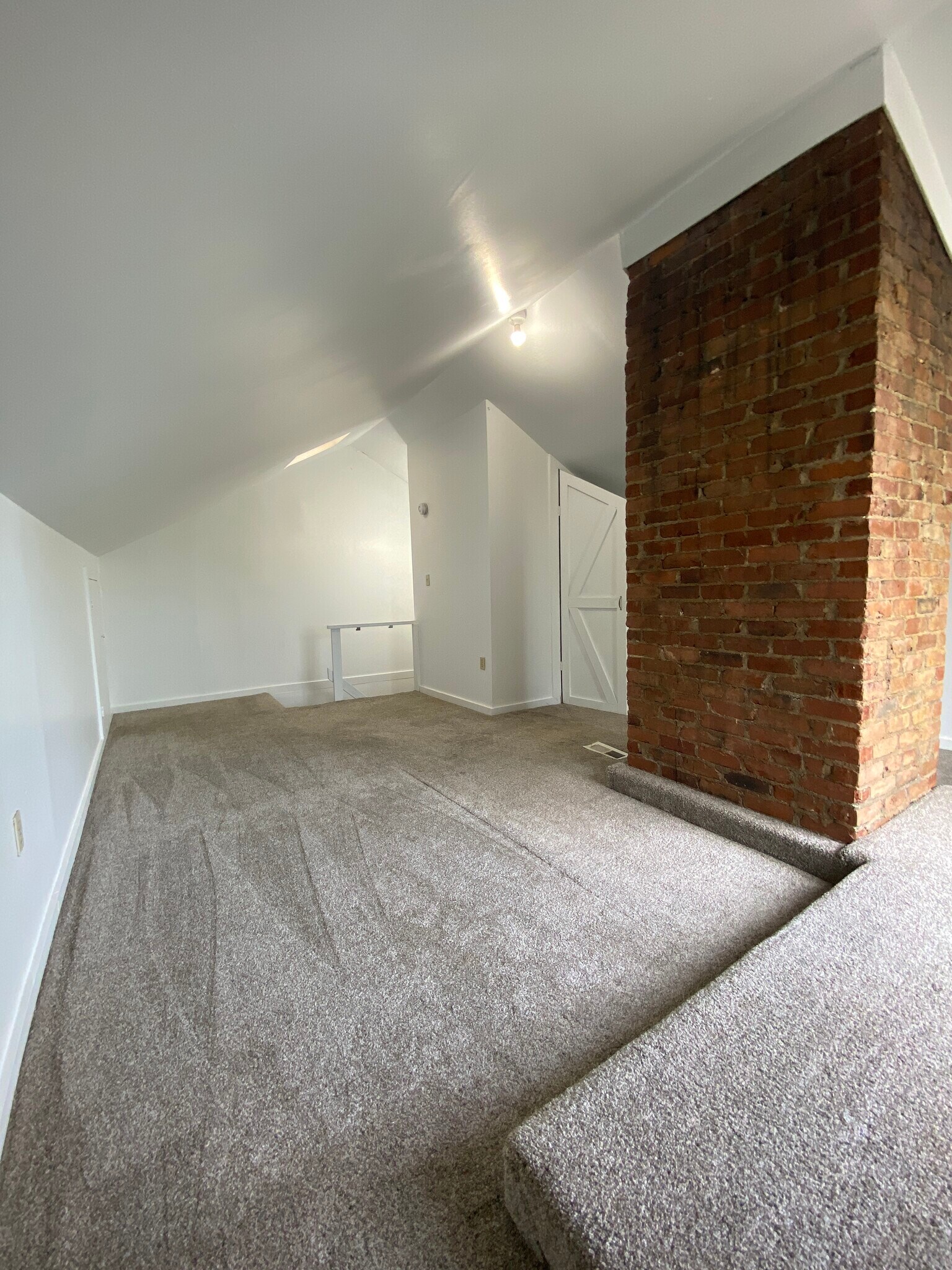 Loft Bedroom - 222 W End Blvd
