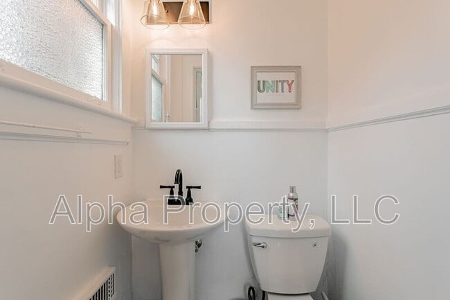 Building Photo - 710 Augusta St