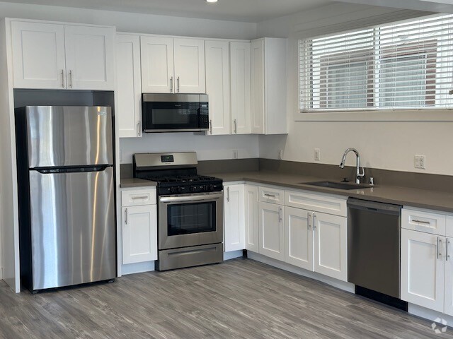 2140 Upgraded Kitchen - Trojan Village - Apartments Near USC!