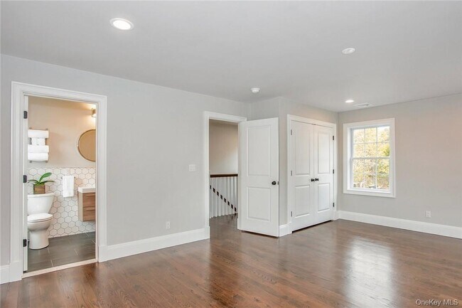 Building Photo - 237 Tomahawk St