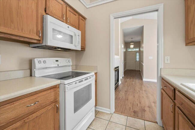 Building Photo - 135 Ivernia Loop