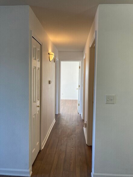 Building Photo - 4676 White Rock Cir