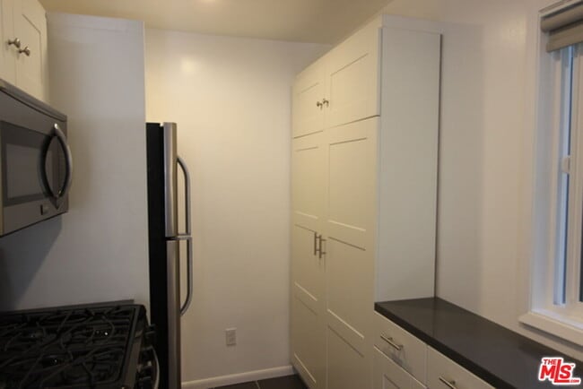 Building Photo - 408 Pershing Dr