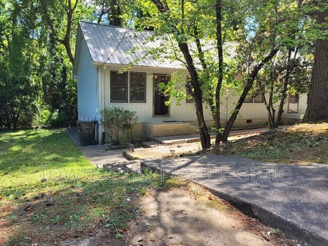 Primary Photo - 1405 Briarcliff Dr