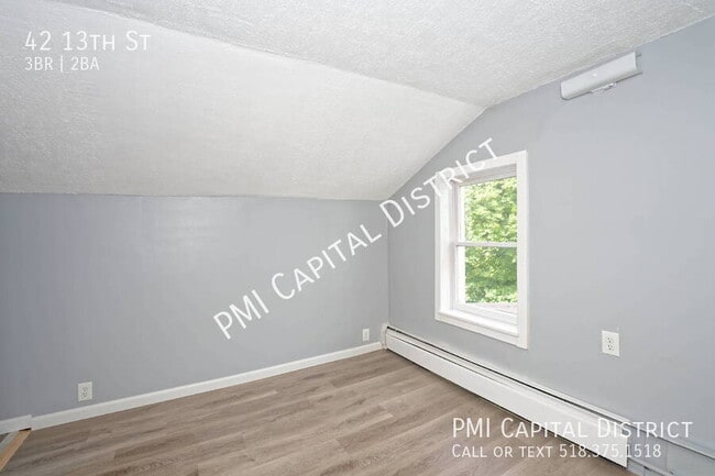 Building Photo - 42 13th St