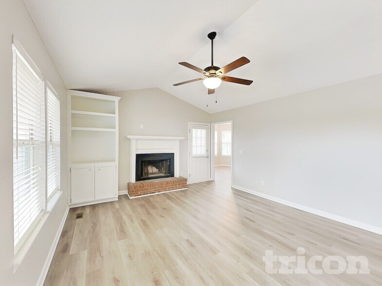 Building Photo - 412 Budby Ct