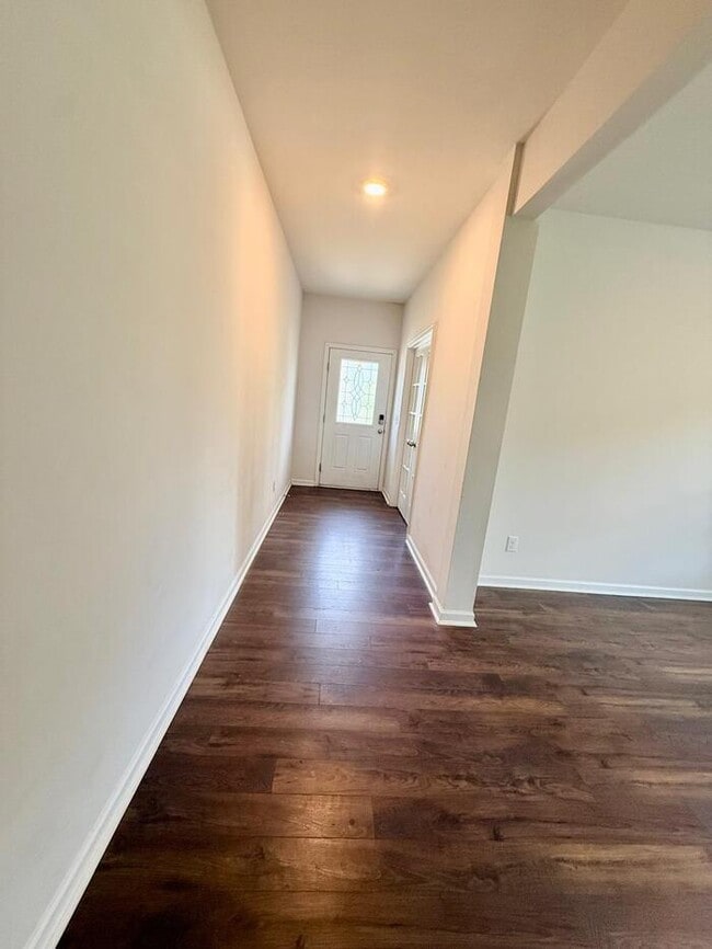 Building Photo - 13023 Newburgh Green Dr