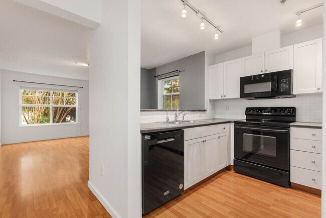 Building Photo - 23420 SE Black Nugget Rd