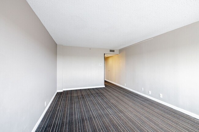 Building Photo - 14703 Park Row Blvd