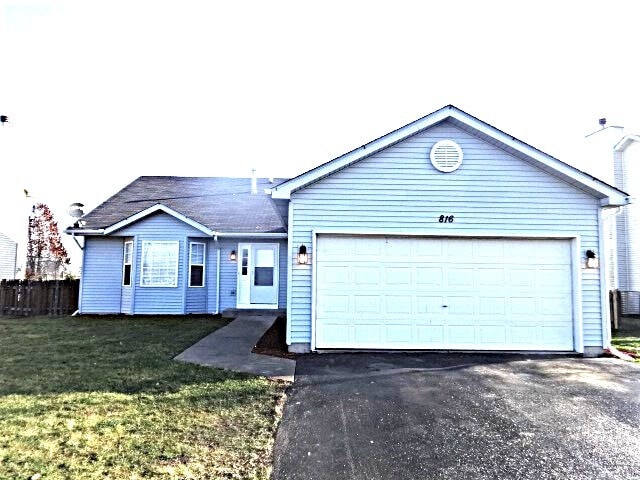 Building Photo - 816 Shorewood Dr