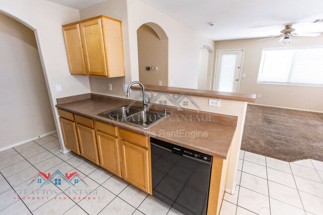 Building Photo - 12913 W Palm Ln