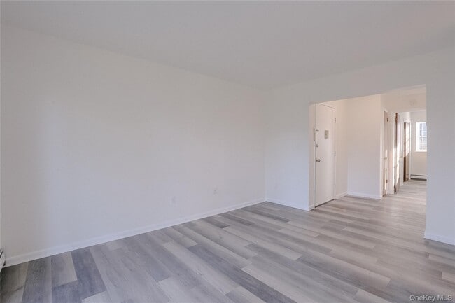 Building Photo - 3 Locust Ct