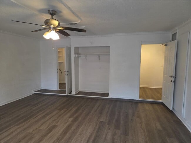 Building Photo - 9019 Texas Sun Dr