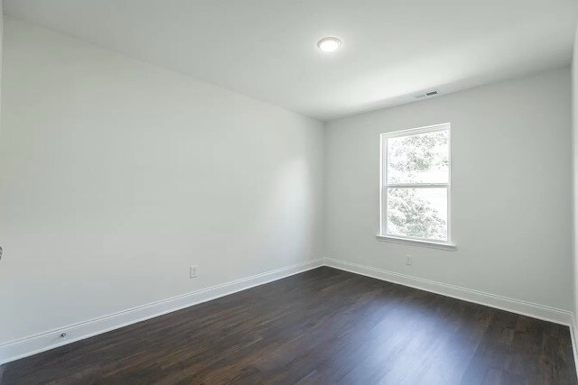 Building Photo - 5551 Stream Ln