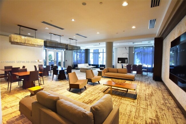 Building Photo - 801 Brickell Key Blvd