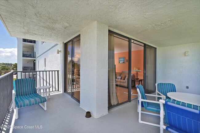 Building Photo - 7400 Ridgewood Ave