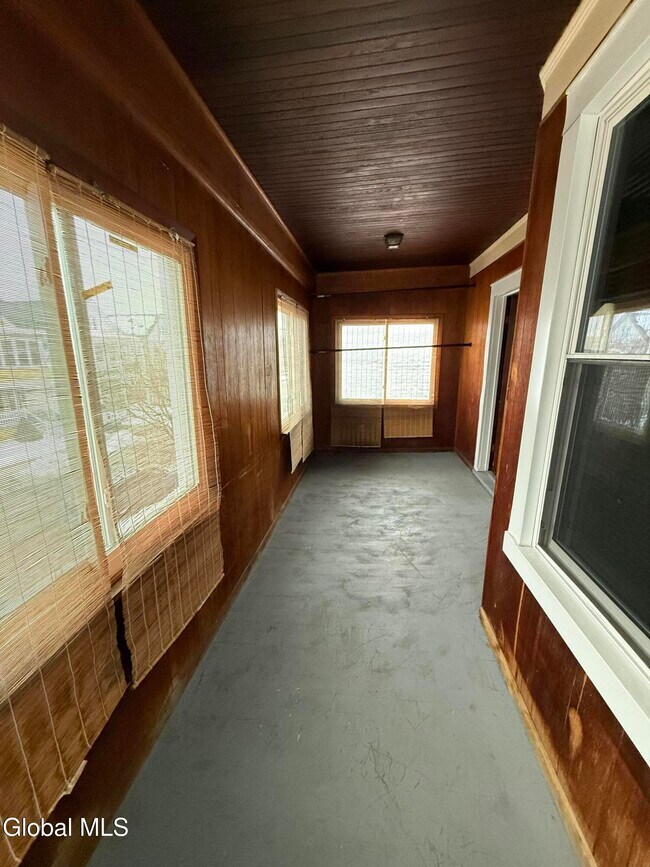 Building Photo - 23 Hampton St