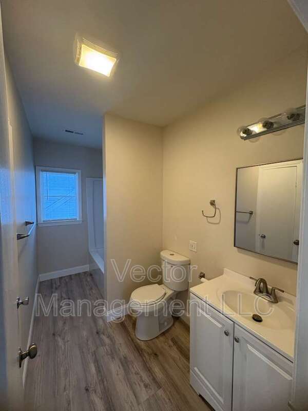 Building Photo - 2842 Dixwell Ave