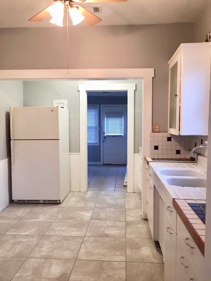 Kitchen - 2812 NW 15th St