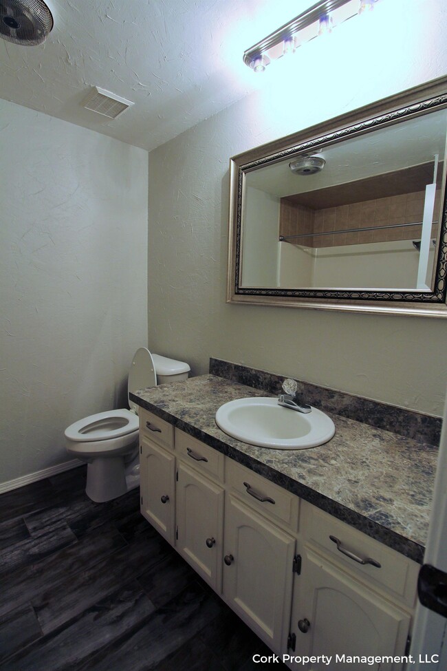 Building Photo - 1301 Del Norte Dr