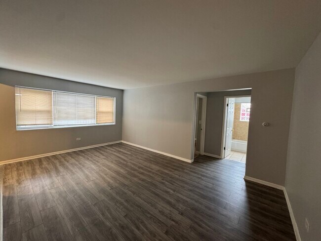 Building Photo - 3057 N Narragansett Ave