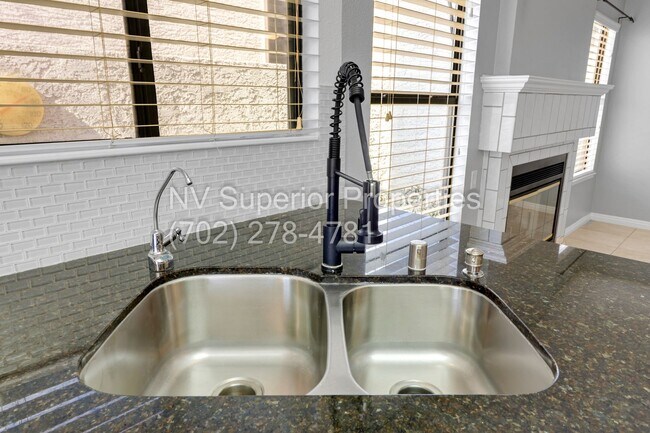 Building Photo - SW The Lakes!!!! Pool!!! Spa!!! Solar Panels!!! Primary bedroom downstairs!!! 3 Car Garage!!!