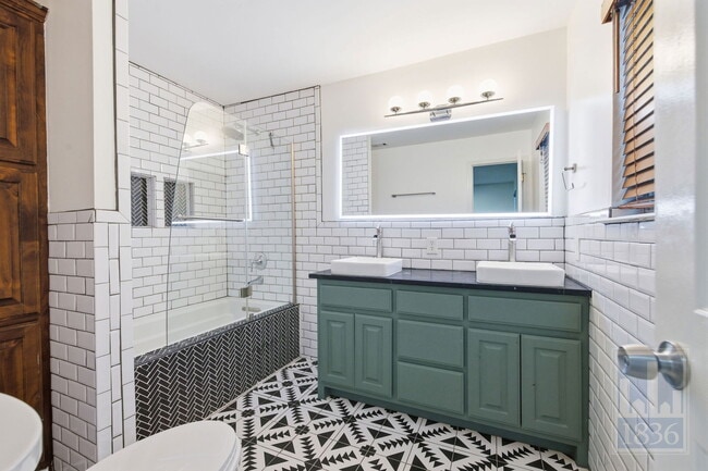 Building Photo - 2003 Tillery St