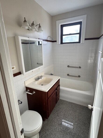 Building Photo - 7263-7271 S South Shore Dr