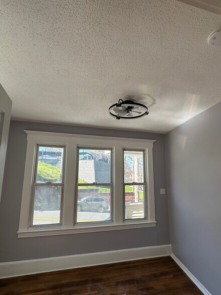 Building Photo - 39 Hurlburt St