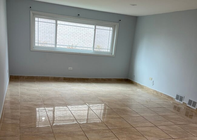 Building Photo - 8440 163rd St